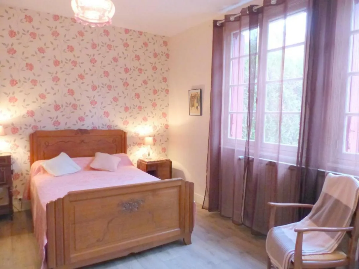 Maison Independante Pres Du Village Medieval Avec Jardin Clos, Parking Et Equipements Complets - Fr-1-489-15 Herisson 0*,
