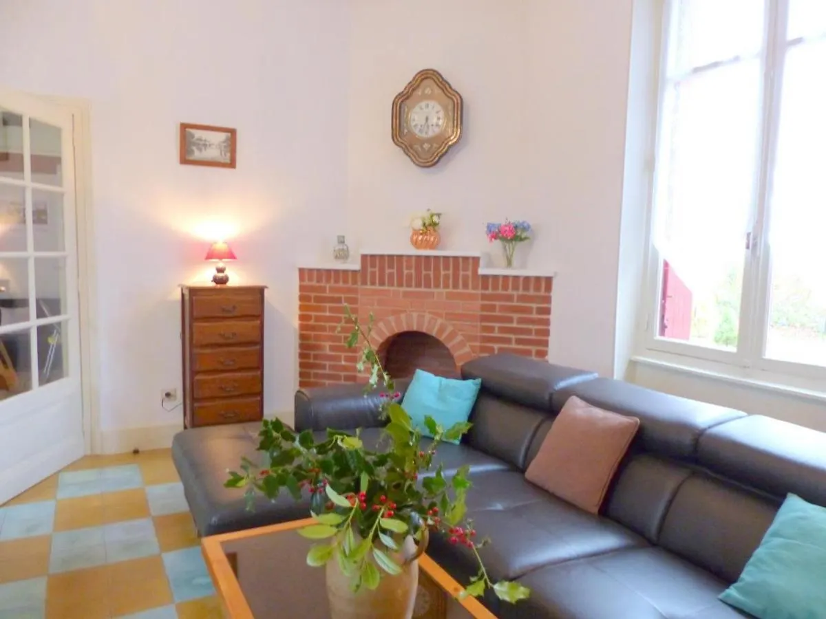 Maison Independante Pres Du Village Medieval Avec Jardin Clos, Parking Et Equipements Complets - Fr-1-489-15 Herisson 0*,  France